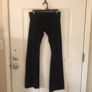 T Party Black Flare Foldover Yoga pants Med